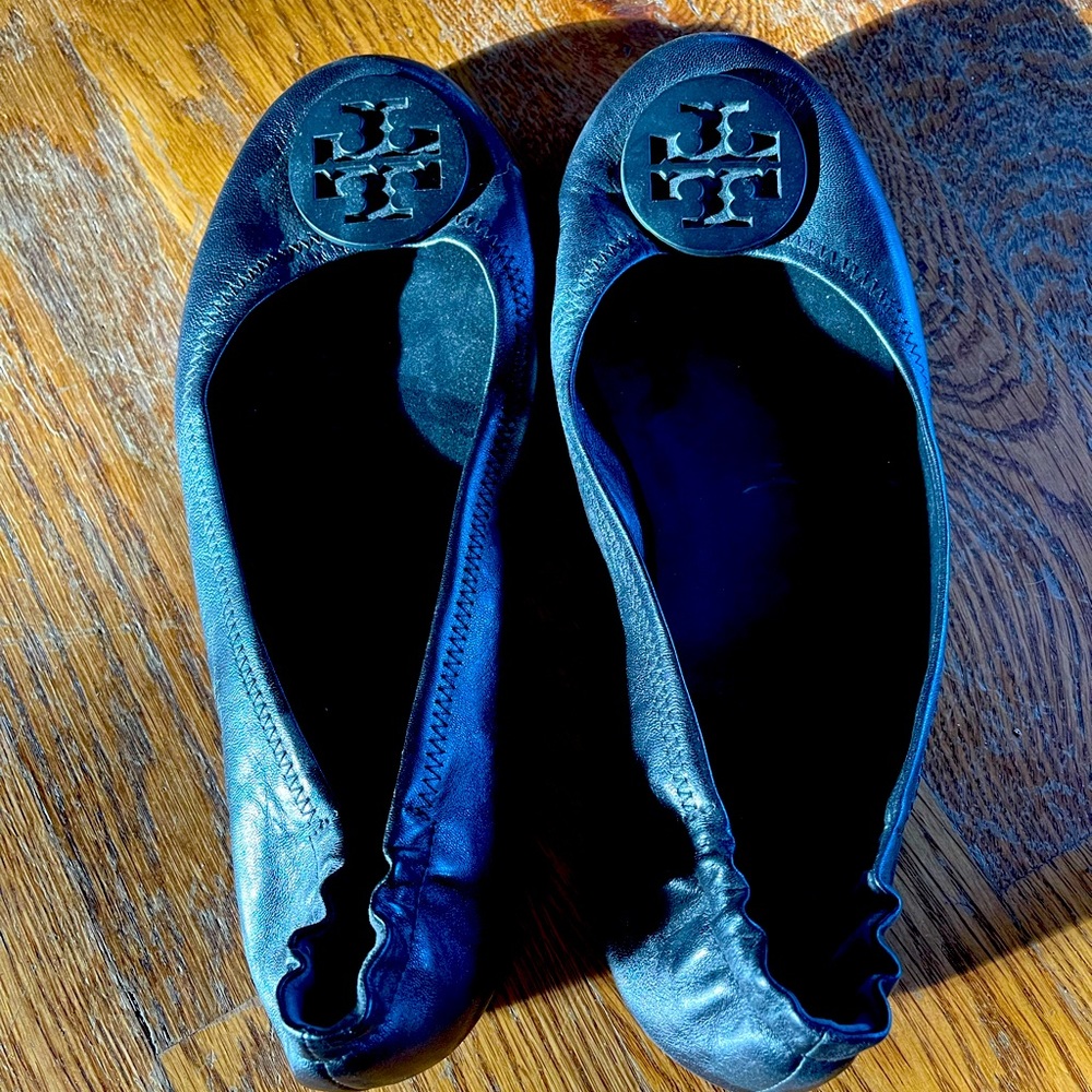 Tory Burch black leather flats size 10.
